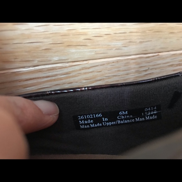 Clarks snake skin burgundy loafers - Picture 4 of 5